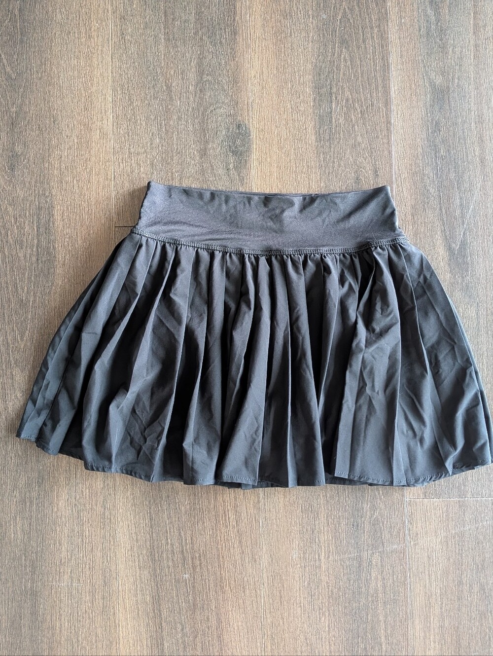 No Boundaries sz. M black pleated athleisure skirt